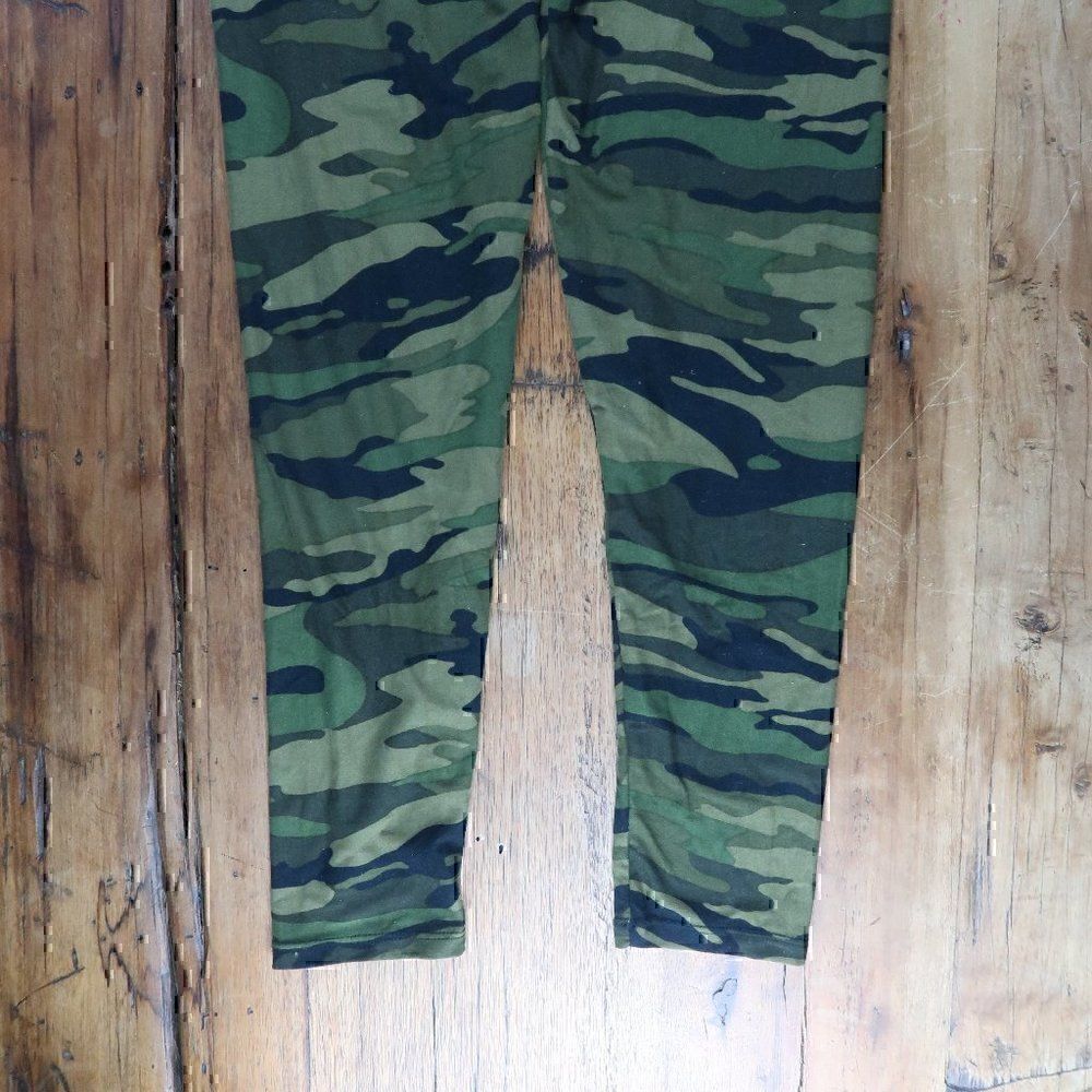 GREEN CAMO FASHION LEGGINGS SIZE SMALL - Picture 6 of 6